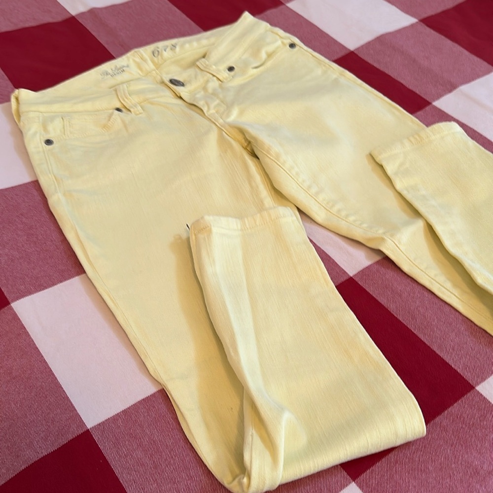 The Limited cropped skinny jeans in lemon yellow, size 2